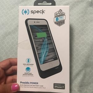 Speck Iphone7 Charging Case